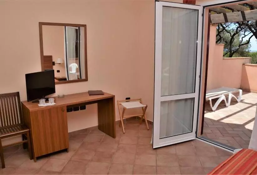 景色の見えるスタンダード4人部屋, Corte Dei Tusci Village Palace