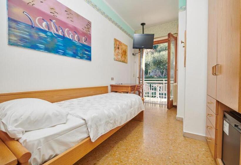 标准单人间, Eden