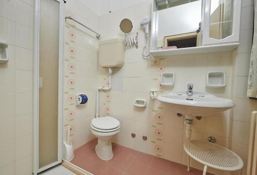 标准间带阳台, Eden