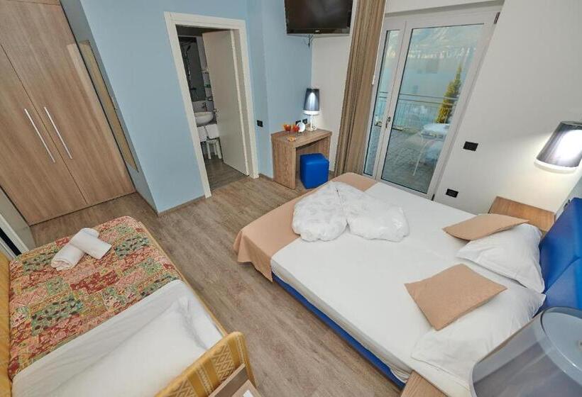 带露台的小型套房, Eden