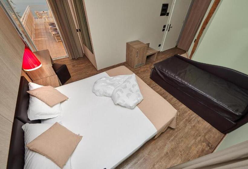 带河湖景观的轻年套房, Eden