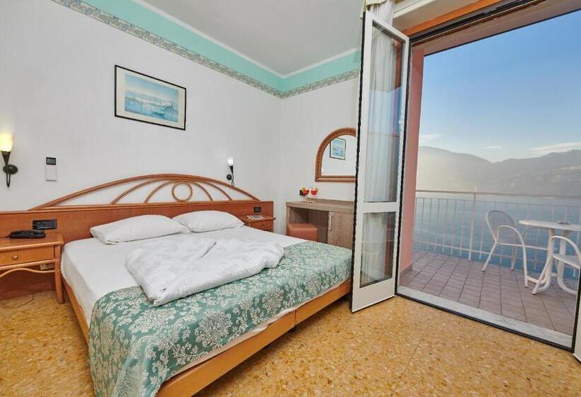 标准间带阳台, Eden