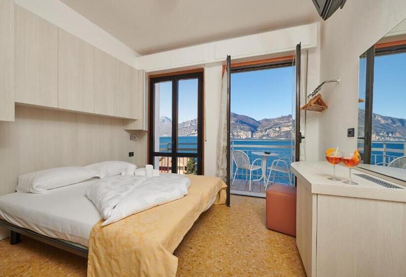 标准间带阳台, Eden