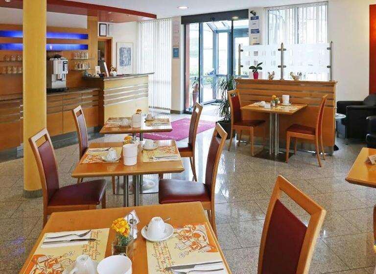 Habitación Estàndard Individual, Graf Lehndorff Zur Messe