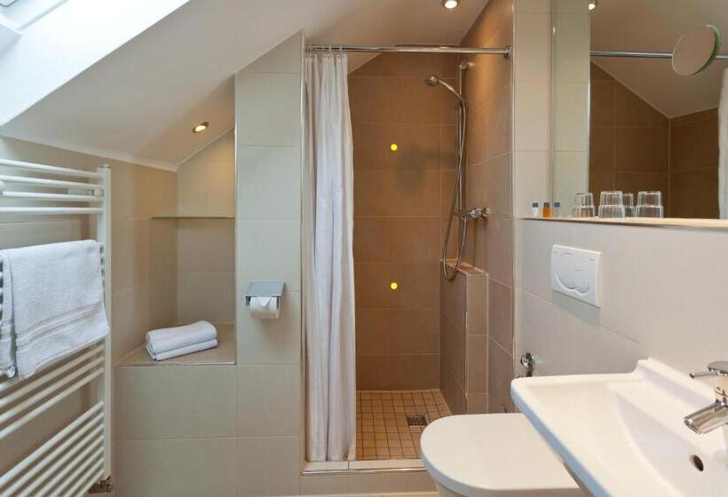 Номер Стандарт, Iris Am See Garni