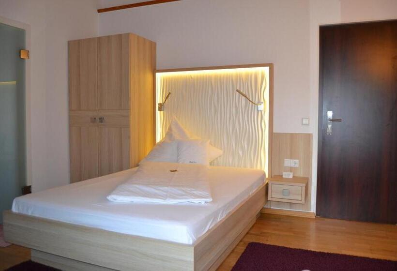 Номер Стандарт Индивидуальный с Балконом, Iris Am See Garni