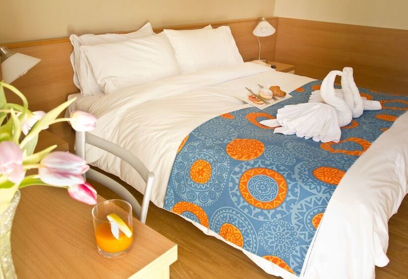 标准间, La Fenice