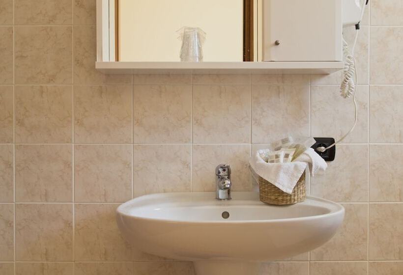 标准间, La Fenice