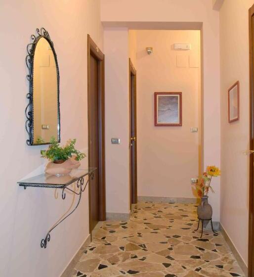 Трехместный Номер Стандарт с Балконом, Le Giare B&b
