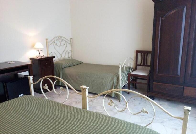 غرفة قياسية ثلاثية مزودة بشرفة, Le Giare B&b