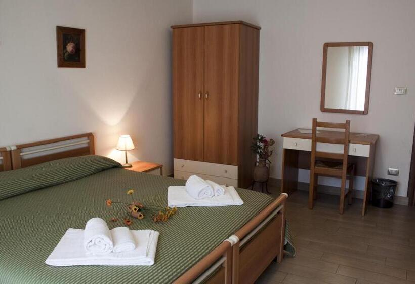 غرفة قياسية فردية مزودة بشُرفة, Le Giare B&b