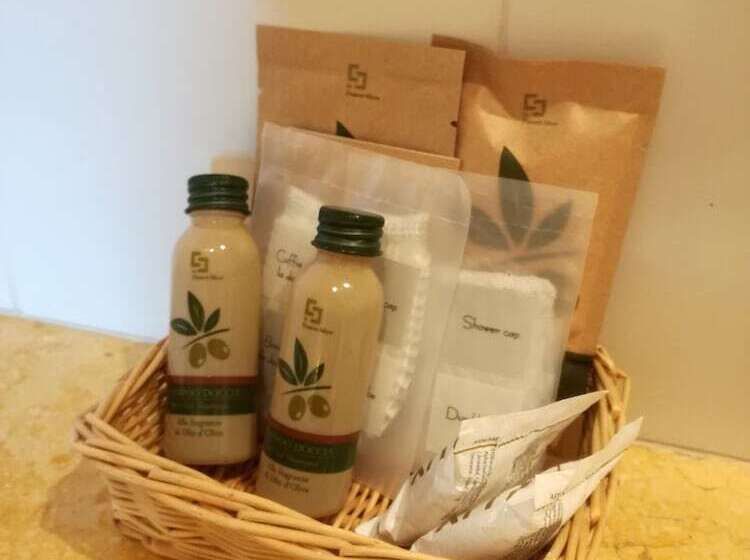 标准单人间, Medea