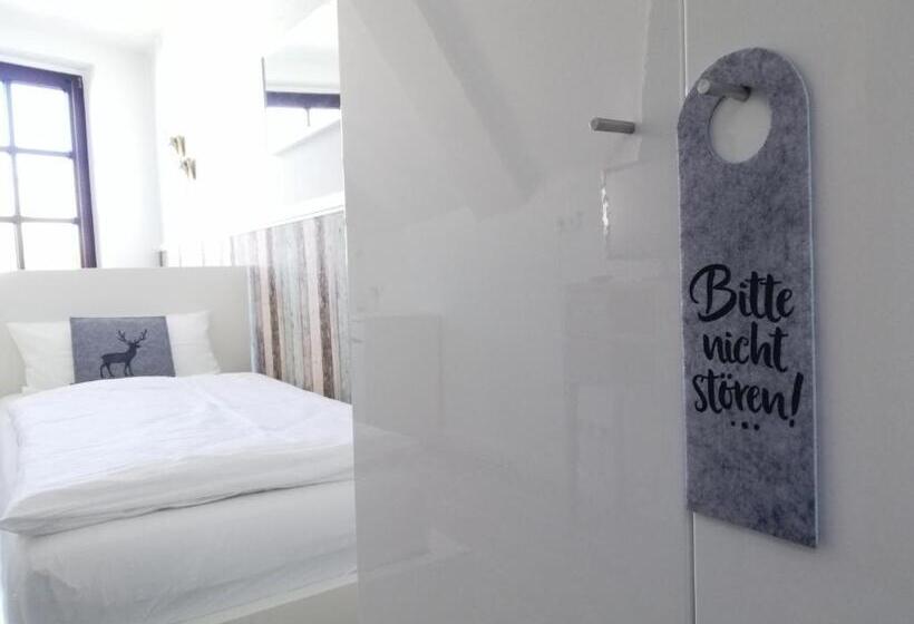 スタンダードシングルルーム, Neumaier