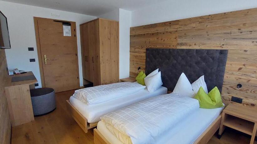 Pokój Standard, Olaga