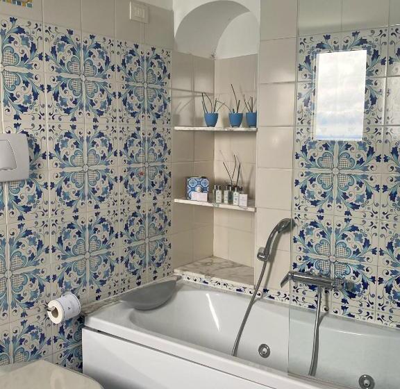 高级大房间, Palazzo Talamo