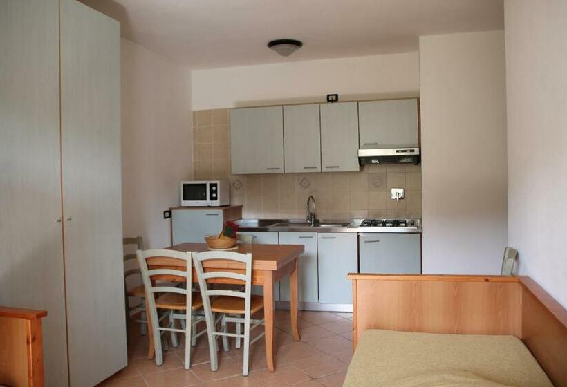 Студио Стандарт с Балконом, Residence Oleandro