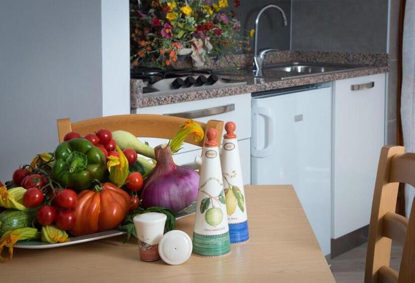 バルコニー付２ベッドルームアパートメント, Residence Oleandro