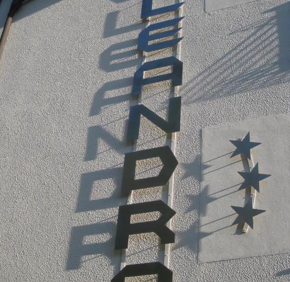 バルコニー付２ベッドルームアパートメント, Residence Oleandro