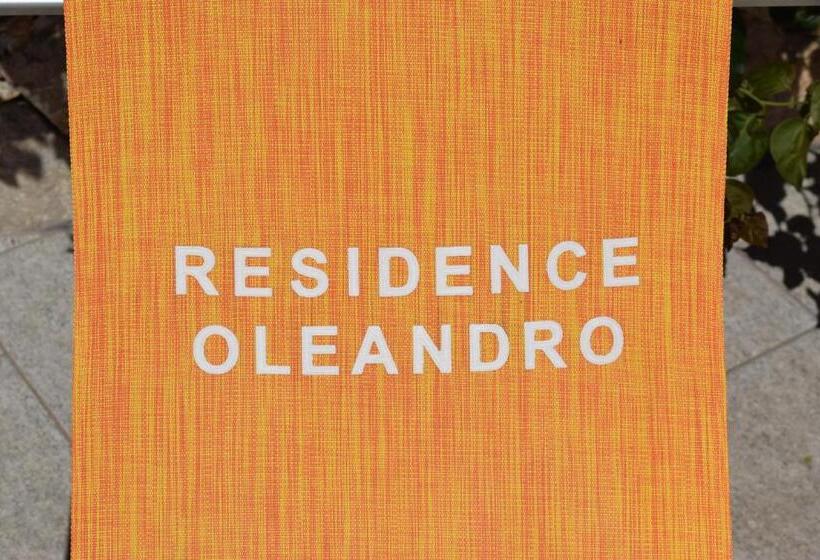 バルコニー付２ベッドルームアパートメント, Residence Oleandro