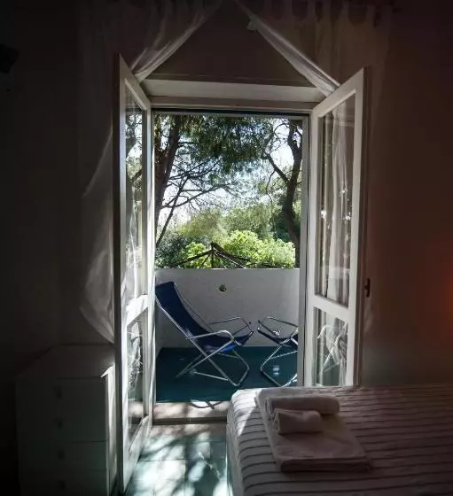 سوییت, Suite House L'isola Che Non C'è