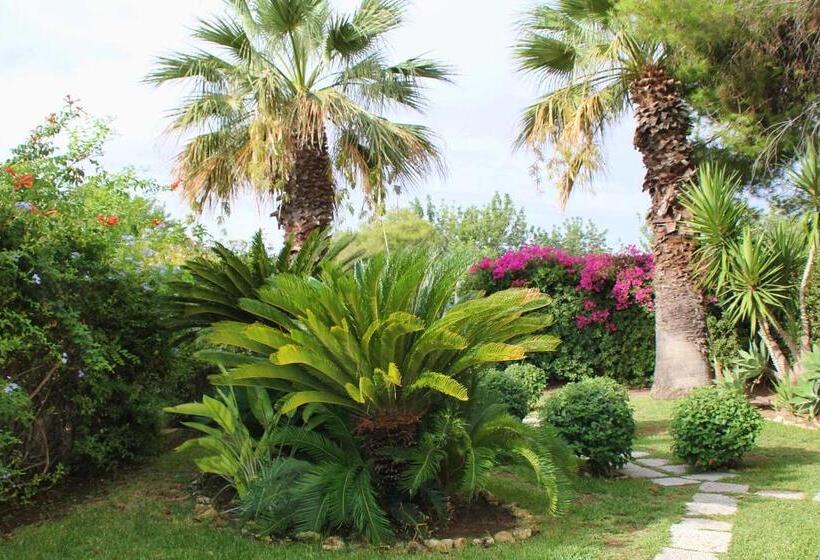 ویلای 1 خوابه, Suite House L'isola Che Non C'è