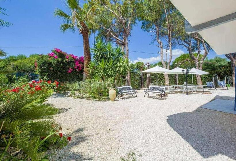 ویلای 1 خوابه, Suite House L'isola Che Non C'è