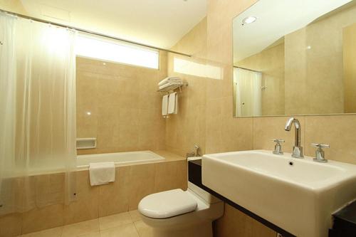 Deluxe Kamer met Kingsize Bed, Triniti Hotel Jakarta