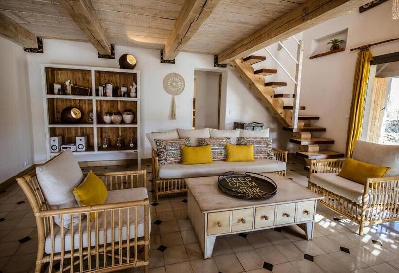 וילה עם חדר שינה אחד ובריכת שחיה, U Capu Biancu