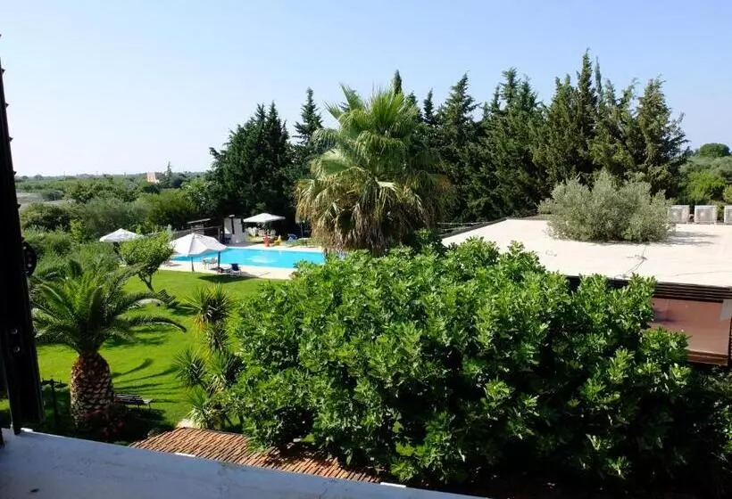 スタンダード４人部屋, Masseria Montepaolo Dimora Di Charme