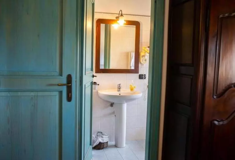 スタンダードトリプルルーム, Masseria Montepaolo Dimora Di Charme