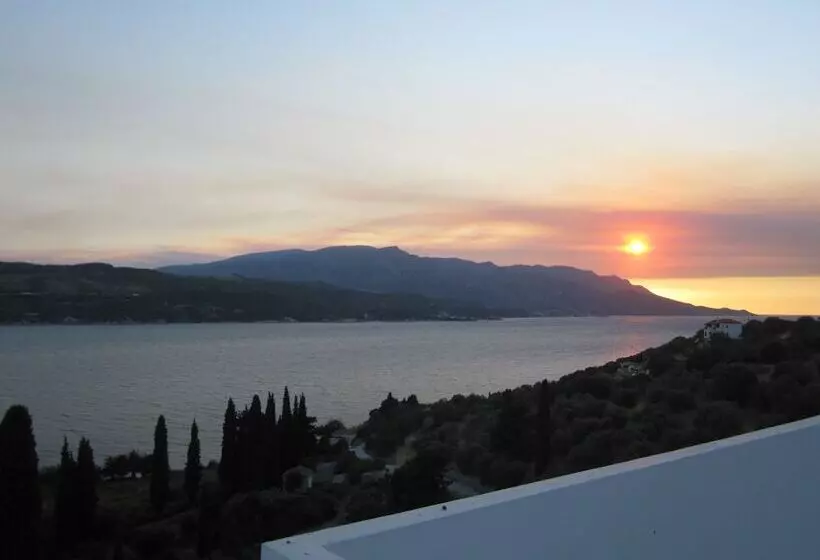 Deluxe Suite Sea View, Scorpios Hotel & Suites