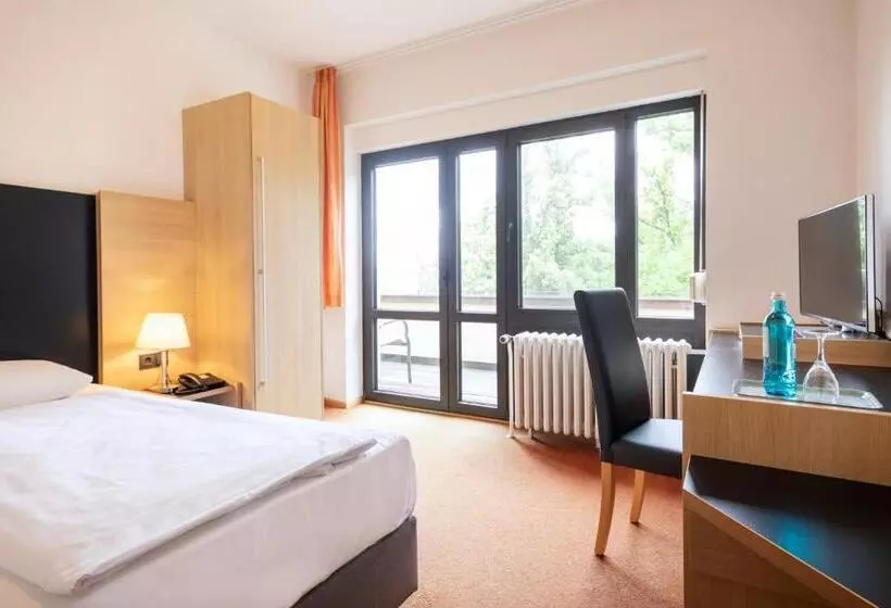 اتاق استاندارد یک تخته با چشم‌انداز, Achat Hotel Franziskushöhe Lohr
