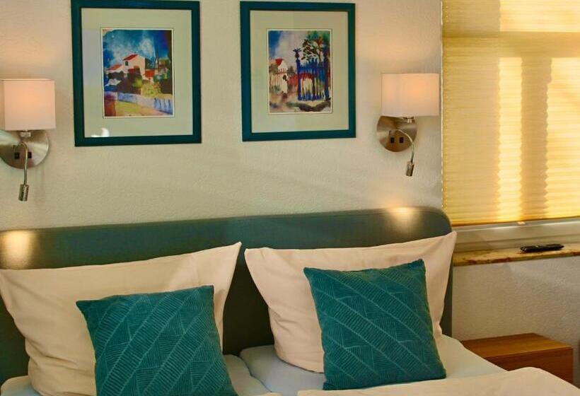 Трехместный Номер Стандарт с Балконом, Pension Kurhausblick