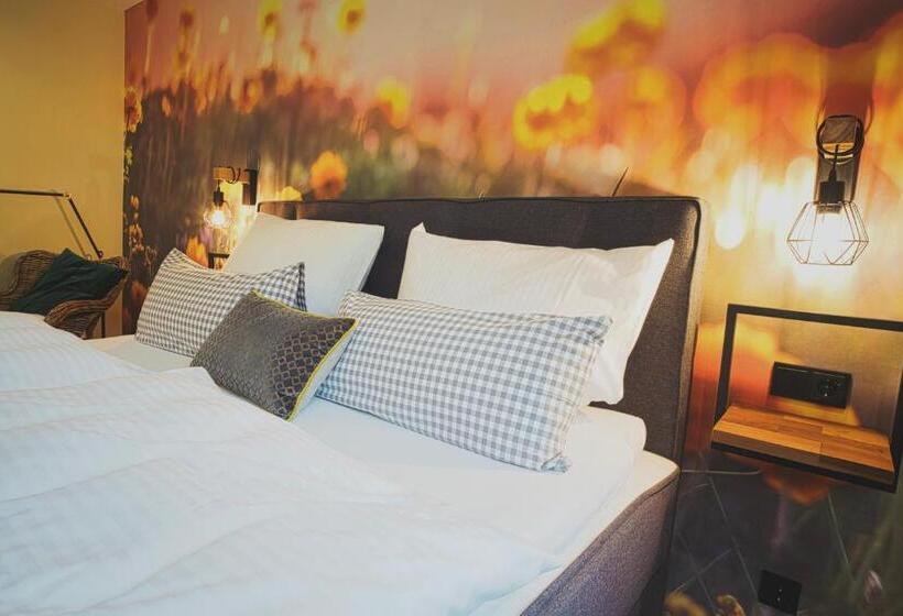 חדר סטנדרט עם מרפסת, Boutique Hotel Landhauszeit