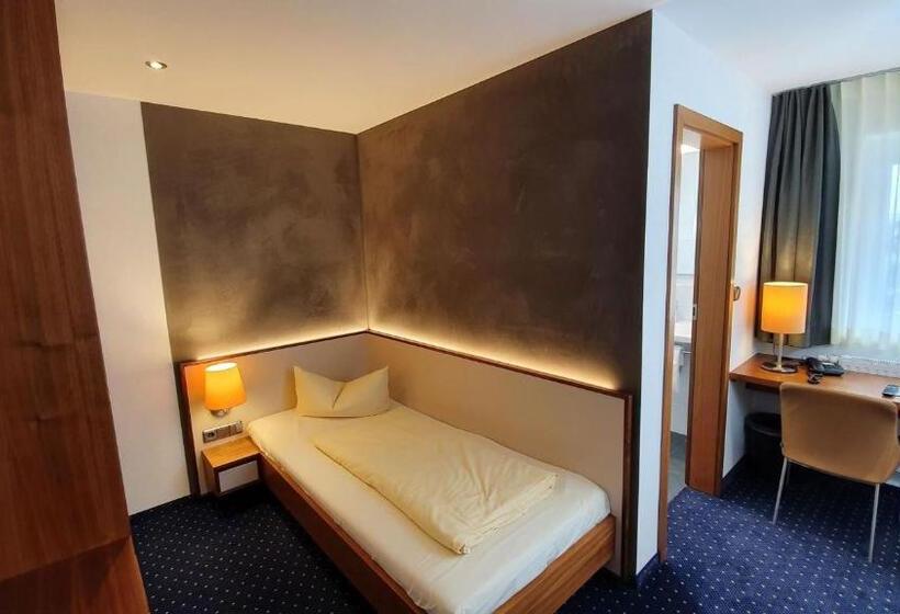 Quarto standart individual, Restaurant Adler