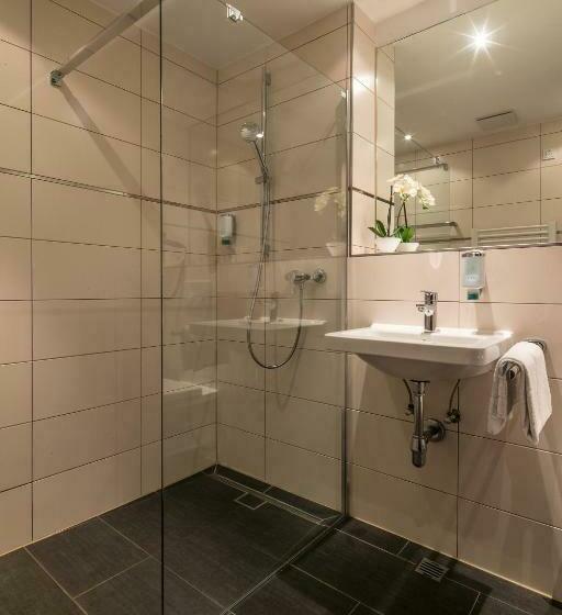 舒适型房间, Am Krone Park