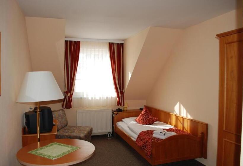 标准单人间, Auerhahn