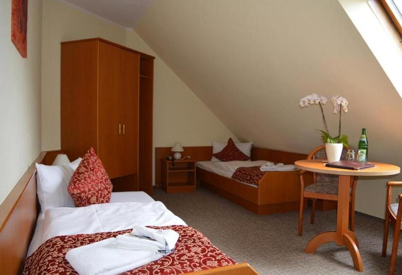 适合残疾人使用的标准间, Auerhahn