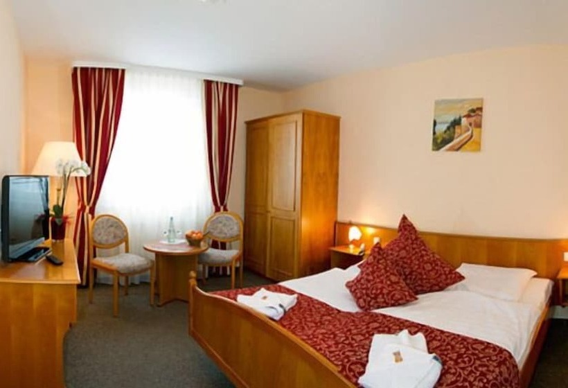 标准单人间, Auerhahn