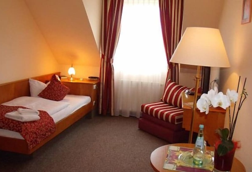 标准单人间, Auerhahn