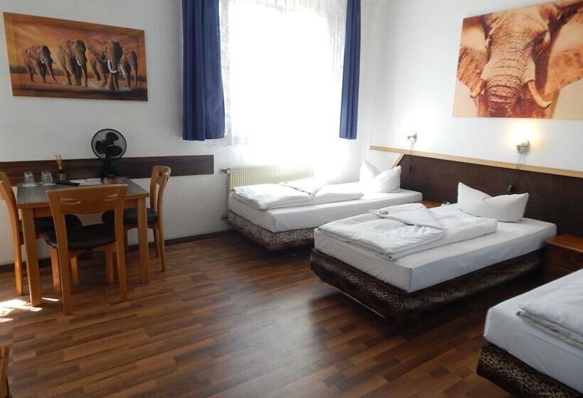 غرفة قياسية رباعية, Bavaria Safari