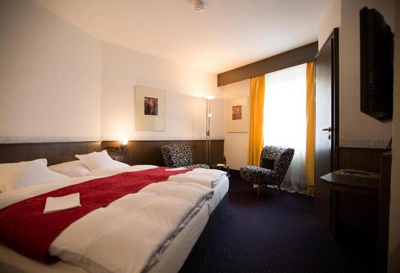 标准单人间, Bürkle