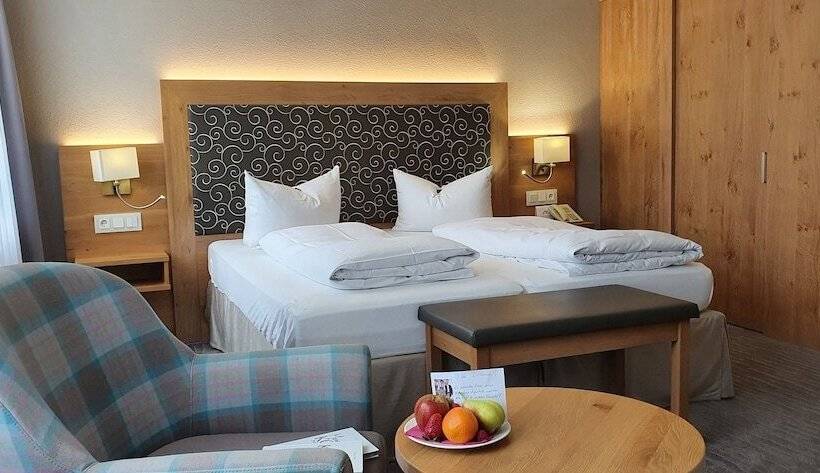 带阳台的高级房间, Eden