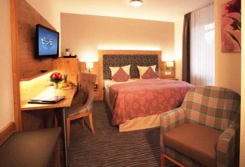 带阳台的高级房间, Eden