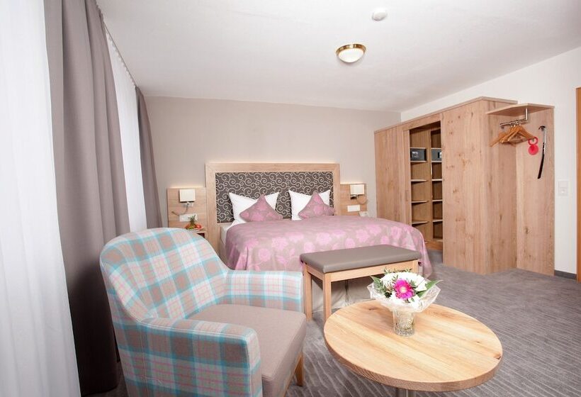 带阳台的高级房间, Eden