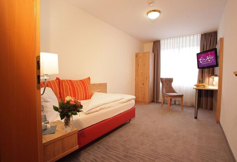 三人经典房间, Eden