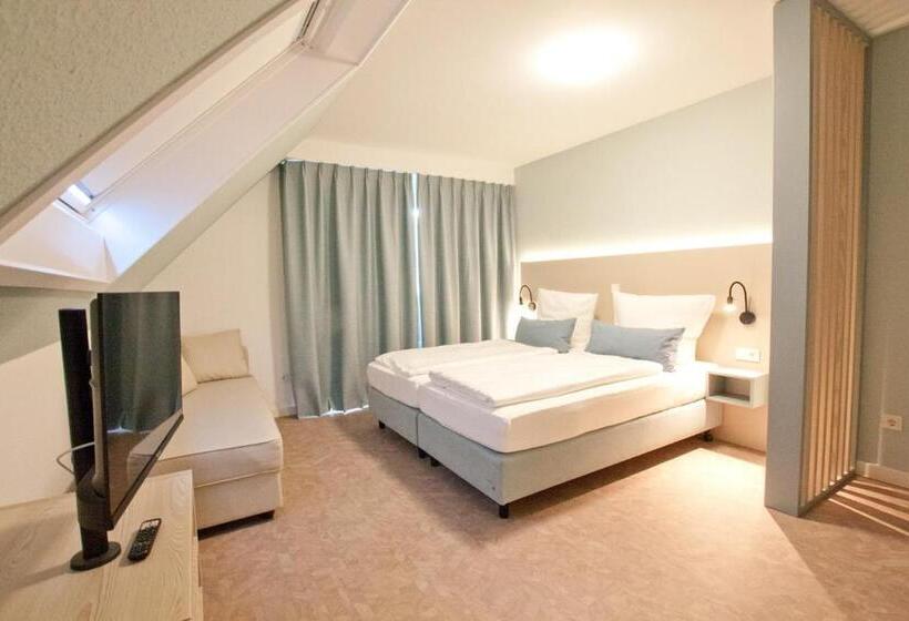 バルコニー付きデラックスルーム, Garni Goldener Anker