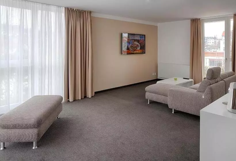 Suite, Mara
