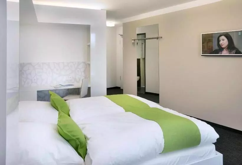 Quarto Familiar, Mara