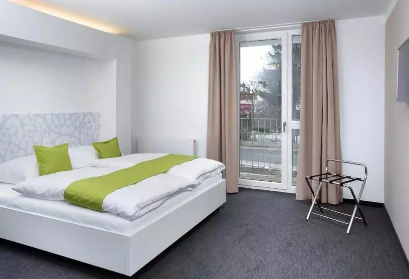 Quarto Standard para Deficientes, Mara